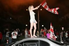 «Καίγεται» το Πασαλιμάνι και όλη η Ελλάδα