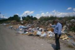 Απειλή για την δημόσια υγεία παράνομη χωματερή στην «καρδιά» των Τρικάλων