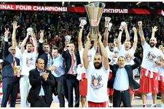 ΣΠΑΝιο έπος! (vids pics): Για τρίτη φορά ο Ολυμπιακός στην κορυφή