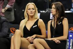 Οι δύο κυρίες που τράβηξαν πολλά βλέμματα στο final-4…