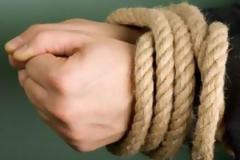 Αχαΐα: Nύχτα τρόμου στο Γρηγόρι Αιγιάλειας - Έδεσαν και λήστεψαν ηλικιωμένο ζευγάρι