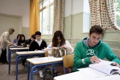 Ηλεία: Ήρθαν και μοιράζονται τα φύλλα επίταξης των εκπαιδευτικών