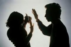 Πάτρα: Άγριο ξύλο σε δημόσια θέα - Άνδρας ξυλoκόπησε αλλοδαπή