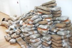 Πάτρα: Σκόπευε να περάσει απο το λιμάνι φορτηγό με τυριά, λάδι και... 415 κιλά χασίς