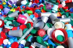 Εθελοντική συλλογή από πλαστικά καπάκια νερού και αναψυκτικών