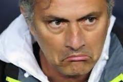 Υπονοούμενα για προστασία του Μέσι από τα ΜΜΕ άφησε ο Μουρίνιο