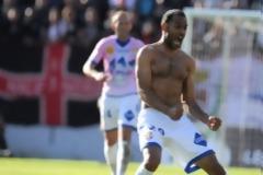 Σούταρε από τον...Θεό και έβαλε απίστευτο γκολ!