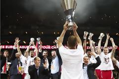 Υποδοχή ηρώων στο Ελ. Βενιζέλος για τους πρωταθλητές Ευρώπης παίκτες του Ολυμπιακού