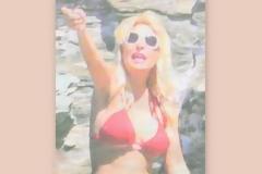 H Mενεγάκη σε έξαλλη κατάσταση τα «χώνει» στους παπαράτσι - Δείτε φωτο