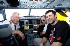 ΚΑΙ... ΠΙΛΟΤΟΣ Ο «ΠΑΠ»!