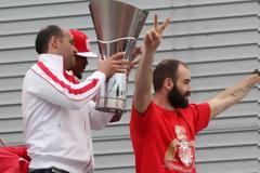 Η... ΕΞΟΜΟΛΟΓΗΣΗ ΤΟΥ ΑΡΧΗΓΟΥ!