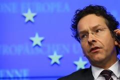 Ντάισελμπλουμ: Πρώτα η τραπεζική ένωση, μετά η αλλαγή της συνθήκης της ΕΕ