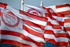 «Το τρόπαιο παραμένει στον Πειραιά»