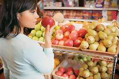 Υγεία: Γεμάτα επικίνδυνα φυτοφάρμακα τα φρούτα και τα λαχανικά που καταναλώνουμε