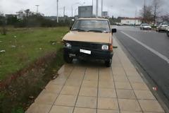 Πάτρα: Έχασε τον έλεγχο του αυτοκινήτου και κατέληξε στο πεζοδρόμιο της 