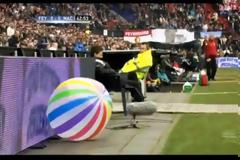 Ατμόσφαιρα...παραλίας στο γήπεδο της Φέγενορντ!