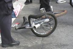 Πάτρα: Σοβαρό ατύχημα στην Ελ.Βενιζέλου - Oδηγός μηχανής παρέσυρε ποδηλάτη και τον εγκατέλειψε