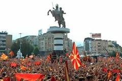 Οι ελληνικές υποχωρήσεις και το θράσος των Σκοπίων