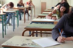 Εκτός πανελλαδικών οι αλλοδαποί μαθητές χωρίς άδεια παραμονής