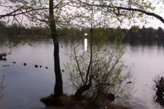 Μυστηριώδες φως καταγράφηκε σε λίμνη της Ρωσίας (Βίντεο)