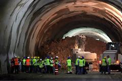 Ως το Μάιο του 2015 θα ολοκληρωθούν τα έργα στις σήραγγες των Τεμπών