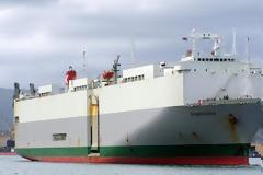 Ακυβέρνητο φορτηγό πλοίο στον Πειραιά