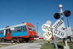 Πάτρα: Aγροτικό συγκρούστηκε με τρένο στο Μονοδένρι