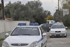 Καταδίωξη αλβανού κακοποιού στο Μοσχάτο - Οι ληστές τράκαραν διερχόμενο αυτοκίνητο