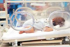 Σε κρίσιμη κατάσταση βρέφος που γεννήθηκε με ποσοστό 4,5% αλκοόλ στο αίμα του