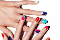 Τips για να στεγνώνουν τα νύχια σας γρηγορότερα και να μη χαλάει το μανικιούρ!