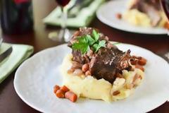 H συνταγή της ημέρας: Μοσχαράκι με πουρέ πατάτας και παρμεζάνα