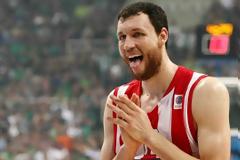 ΣΤΗΝ ΜΠΑΡΤΣΕΛΟΝΑ ΓΙΑ... ΑΝΤΙ-ΤΖΒΑΪ Ο ΜΑΥΡΟΚΕΦΑΛΙΔΗΣ