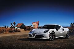 Η Alfa Romeo 4C «Καλύτερο Σπορ Αυτοκίνητο του 2013» για την ισπανική εφημερίδα 