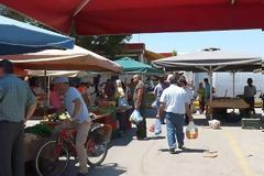 Βγήκαν μαχαίρια στην λαϊκή αγορά της Καλαμάτας!