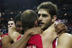 ΣΠΑΝΟΥΛΗΣ: Ο ΟΛΥΜΠΙΑΚΟΣ ΕΓΡΑΨΕ ΙΣΤΟΡΙΑ *ΒΙΝΤΕΟ*