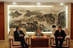 Στο λιμάνι του Πειραιά, στο σιδηροδρομικό δίκτυο της χώρας και στο «Ελ. Βενιζέλος» εστιάζει το ενδιαφέρον της η Κίνα