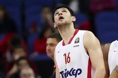 Ο ΠΑΠΑΝΙΚΟΛΑΟΥ... ΞΕΚΑΘΑΡΙΖΕΙ!