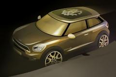 MINI Life Ball 2013: Ο Roberto Cavalli προσθέτει τη δημιουργική του σφραγίδα στο MINI Paceman