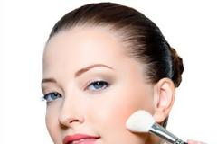 Το καλύτερο μακιγιάζ για την ακμή