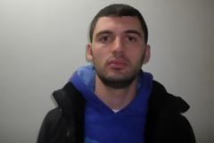 Ανενόχλητοι αλωνίζουν σε όλη τη χώρα οι αλβανοί δραπέτες των Τρικάλων - Ένας από αυτούς έκλεψε το ένα εκατομμύριο από τη Λάρισα!