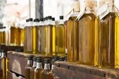 Έκλεψε ελιές και λάδι από ξενοδοχείο