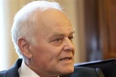 «Δεν υπάρχει βιομηχανία απολύσεων ή αργιών στο δημόσιο»