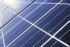 “Δημόσια” φωτοβολταϊκά κλείνουν δημοσιονομικές “τρύπες” – Γλιτώνουν από νέα μέτρα το 2015