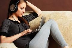 Η χαρούμενη μουσική μας κάνει ευτυχισμένους