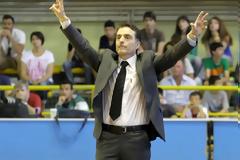 ΚΟΥΣΤΕΝΗΣ : ΕΙΠΑ ΣΤΟΝ ΚΑΪΛ ΧΑΪΝΣ ΝΑ ΞΥΡΙΣΕΙ ΛΙΓΟ ΤΟ ΜΟΥΣΑΚΙ ΤΟΥ ΚΑΙ ΝΑ ΠΑΙΞΕΙ