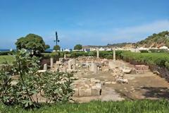 Αρχαιολογικοί χώροι ο Λαιμός και το Μεγάλο Καβούρι στη Βουλιαγμένη