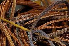 Πάτρα: Kυνηγοί χαλκού διέρρηξαν τα ΚΑΠΗ και χώρο δίπλα στο Καρναβαλικό Εργαστήρι