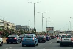 ΣΥΜΒΑΙΝΕΙ ΤΩΡΑ: Ουρές χιλιομέτρων στην Αθηνών - Λαμίας