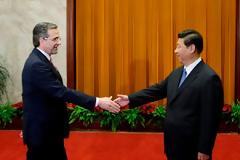 Bloomberg: Ο Σαμαράς στην Κίνα για να σώσει την οικονομία