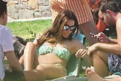 H Δέσποινα Βανδή με μαγιό στην Ελούντα - Δείτε φωτο